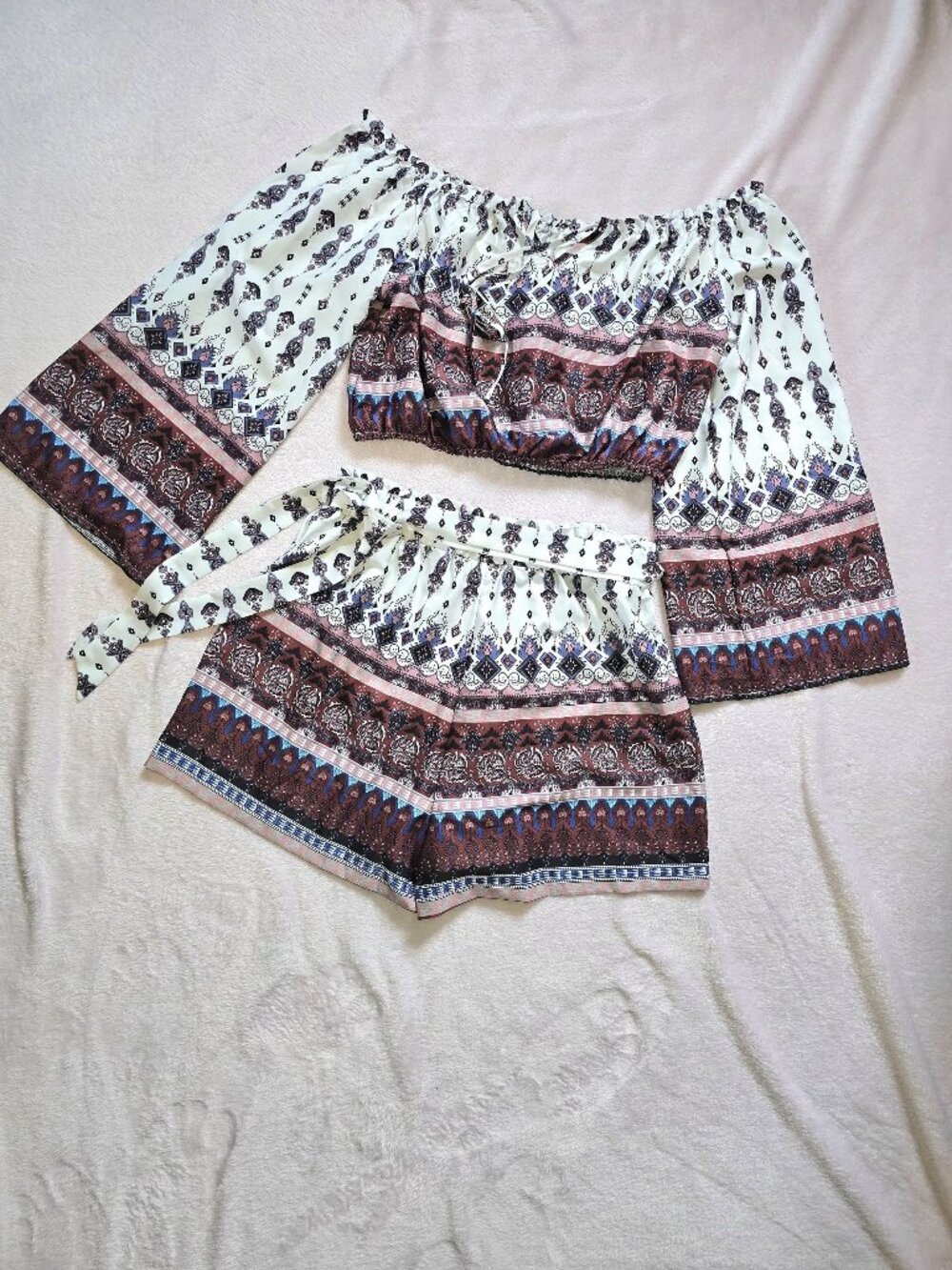 Boho Two-Piece Off-Shoulder Crop Top & High-Waist Shorts Set With Paisley Print